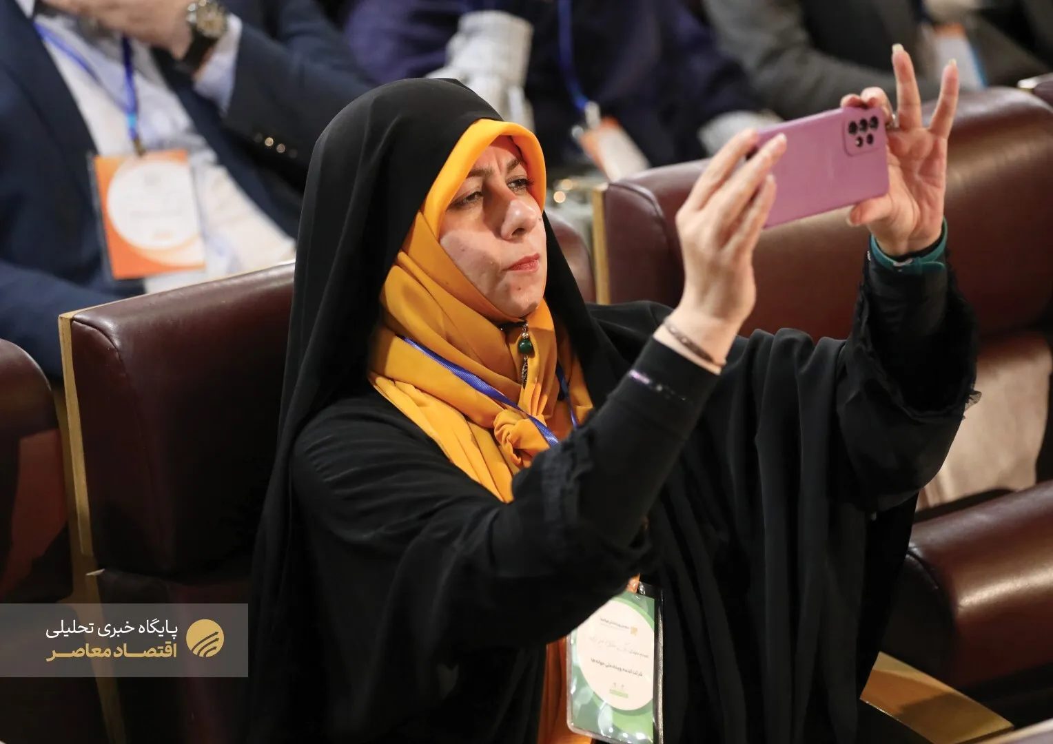 عصر امروز، مراسم همایش روز ملی تجارت الکترونیک با حضور محمدصادق مفتح، قائم مقام وزیر صمت در امور بازرگانی، محمد امین کلاهدوزان، سرپرست مرکز توسعه تجارت الکترونیکی، علیرضا شاه‌میرزایی،  معاون تجارت و خدمات وزارت صمت و جمعی از فعالان اقتصاد الکترونیک برگزار شد.
همچنین در این مراسم از تعدادی از کسب و کارهای موفق حوزه اقتصاد الکترونیک تقدیر شد.