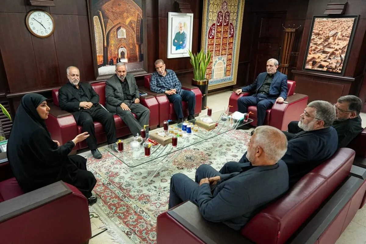 بررسی شیوه بازسازی نقاط آسیب‌دیده مسکونی تهران با محوریت بنیاد مسکن