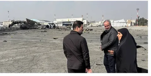 بازدید سرزده وزیر راه و شهرسازی از فرودگاه مهرآباد / وارد شدن خسارت‌های به ۲۷ فروند هواپیمای غیر نظامی