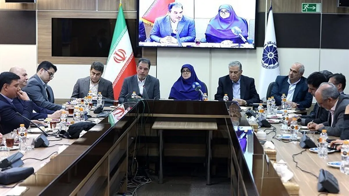 راهبرد دولت چهاردهم باز گذاشتن مسیر برای بخش خصوصی است