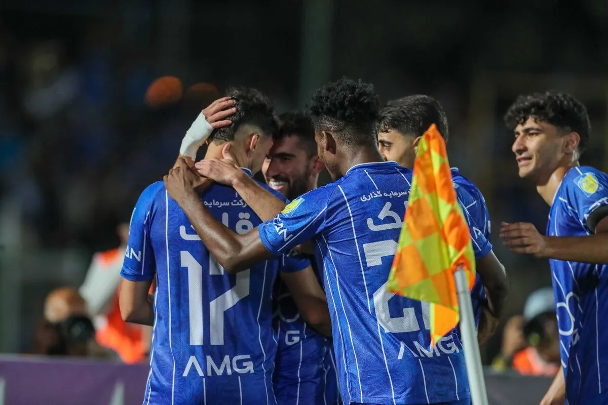 صعود استقلال به صدر جدول با سه گل آسانی، منیر و کوشکی
