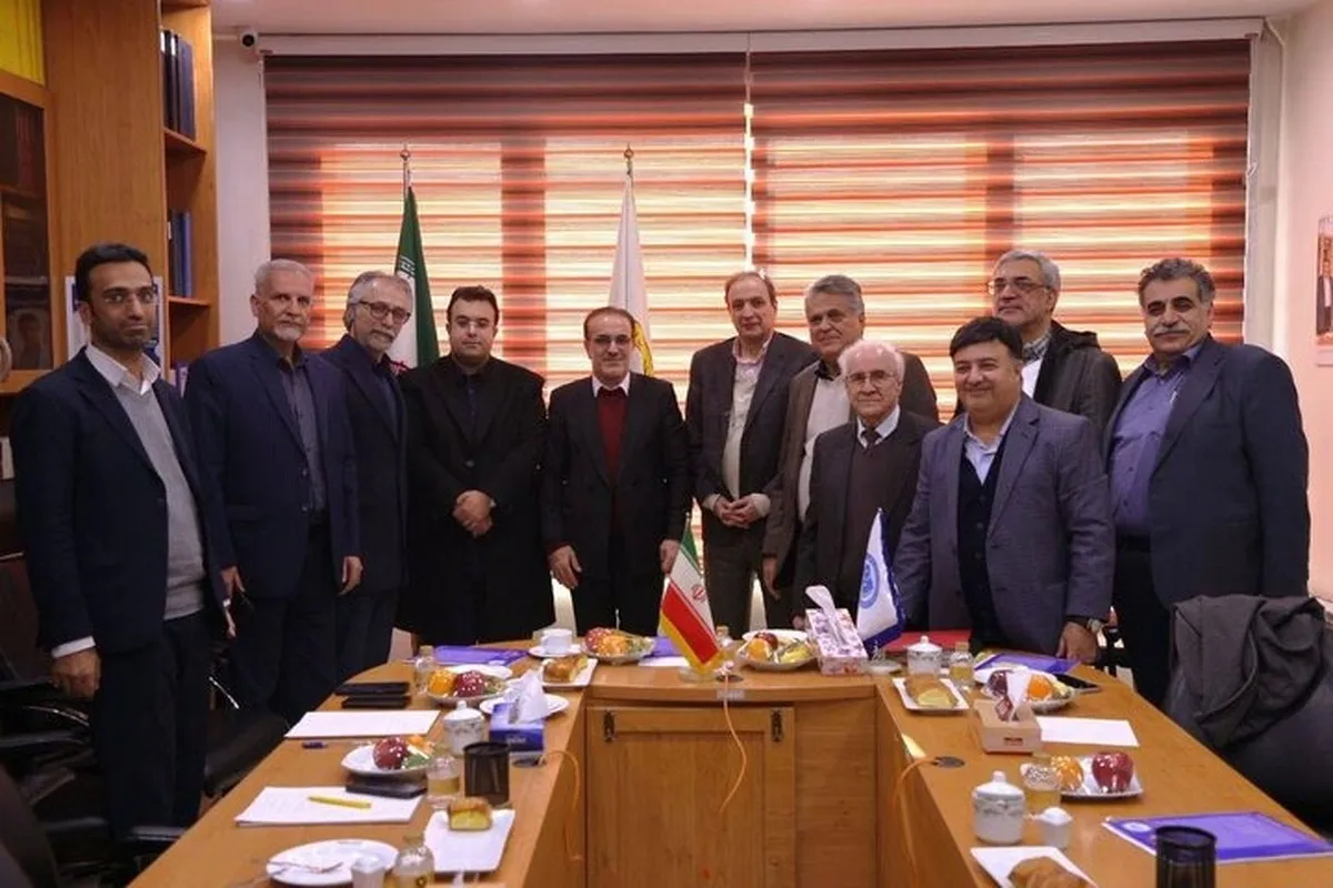 رئیس زاده: بیمه‌ها باید قیمت واقعی ویزیت پزشکان را بپردازند